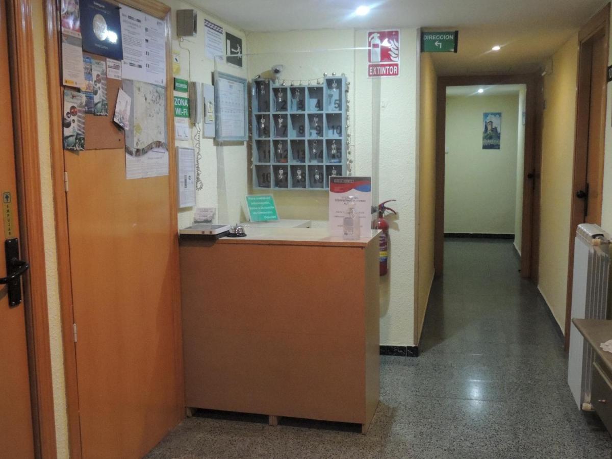 Hostal Cumbre Zaragoza Eksteriør billede