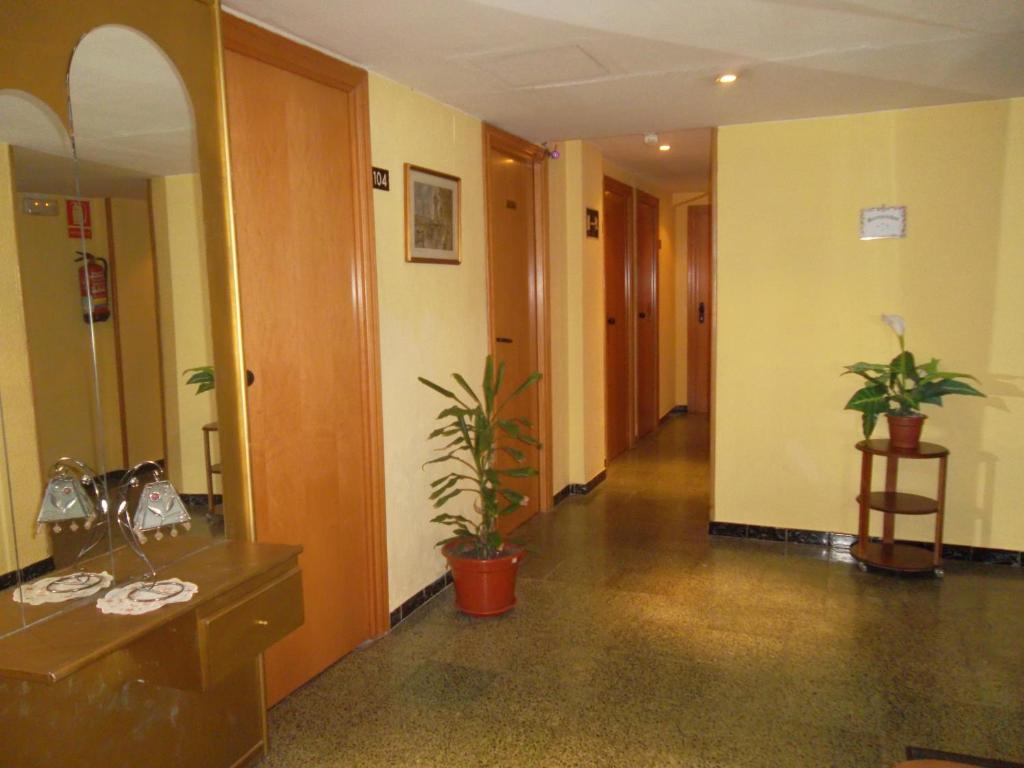 Hostal Cumbre Zaragoza Eksteriør billede
