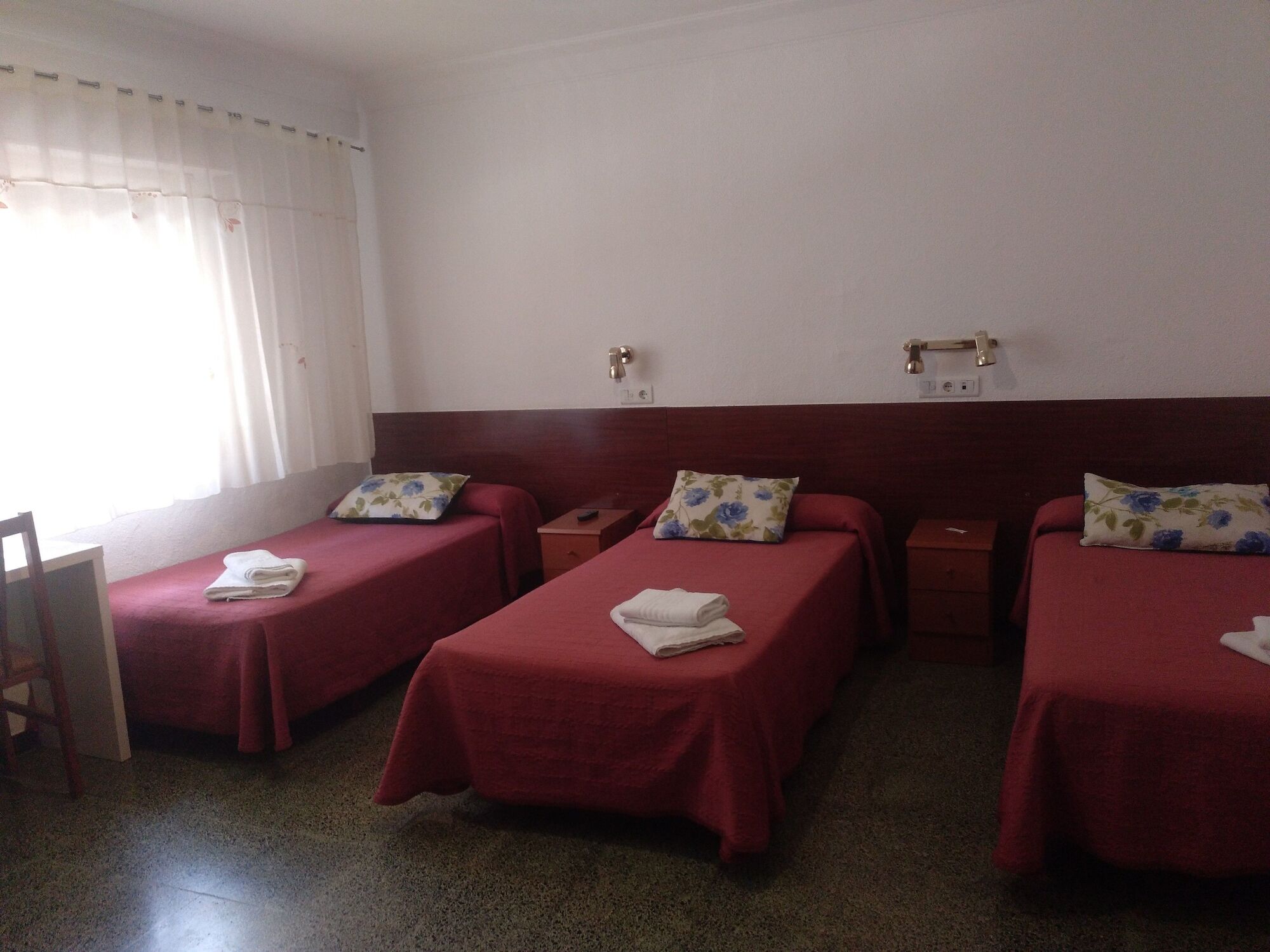 Hostal Cumbre Zaragoza Eksteriør billede