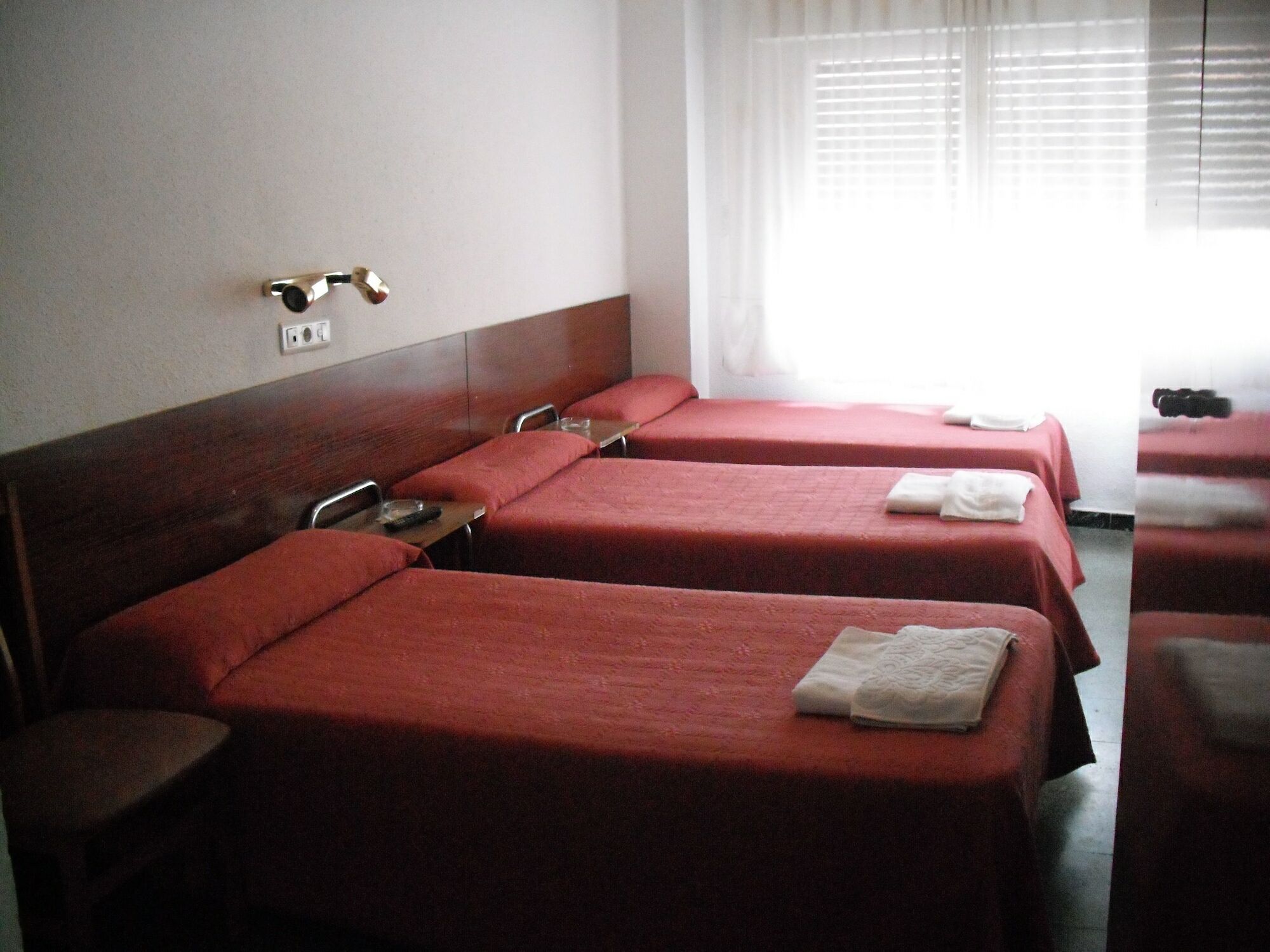 Hostal Cumbre Zaragoza Eksteriør billede